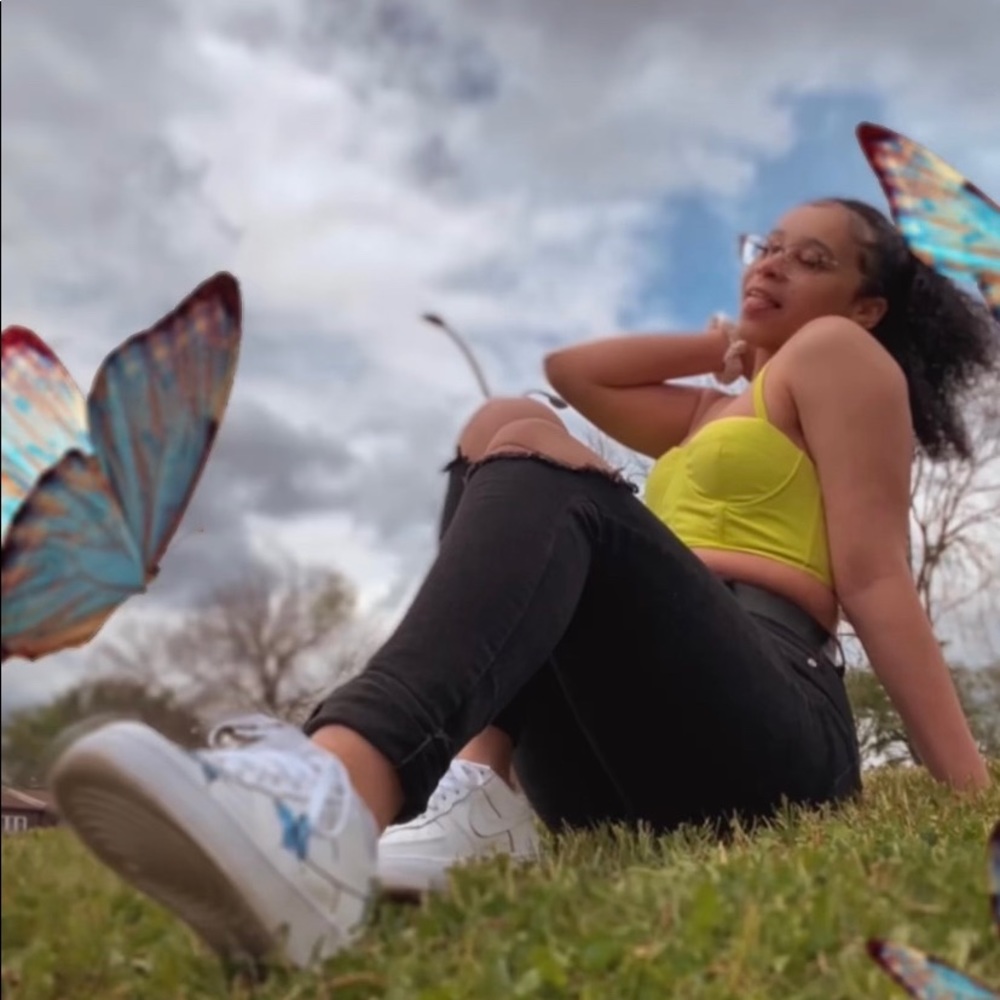 Meet your Posher, Kayla